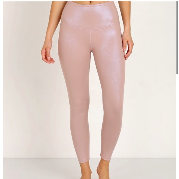Gently worn! Beyond Yoga Pearlized High Waisted Midi Legging Brazen Blush in M - Picture 1 of 6